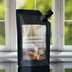 Squeeze Wax (Scent: Cocoa Butter Cashmere)